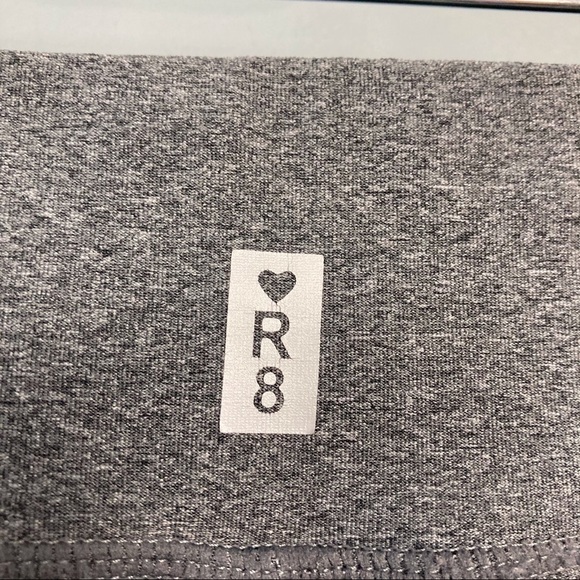 𝅺heart R8 Activewear Cropped Mesh Panel Leggings - Picture 9 of 14